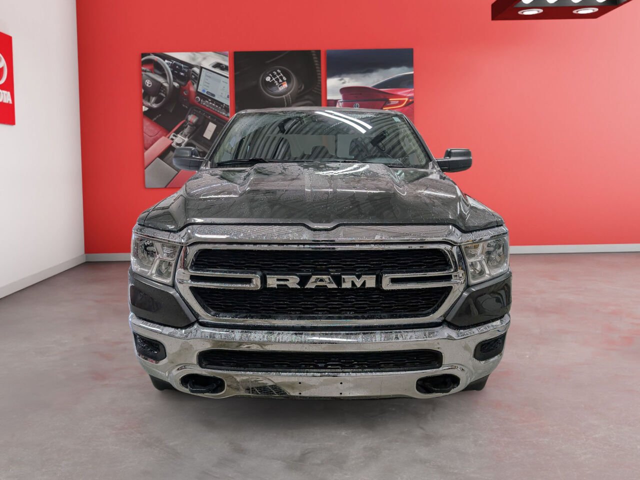Ram 1500 Tradesman/AC/BLUETOOTH/CAMERA DE RECUL/PHARES AUTOMATIQUES 2020 Gris Sherbrooke - photo #1