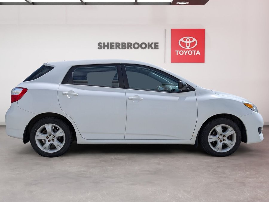 2014 Toyota Matrix 2014 White
