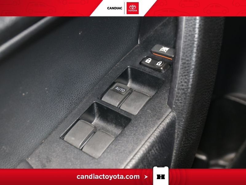 Toyota Corolla 2017 Blanc Saint-Eustache - photo #17