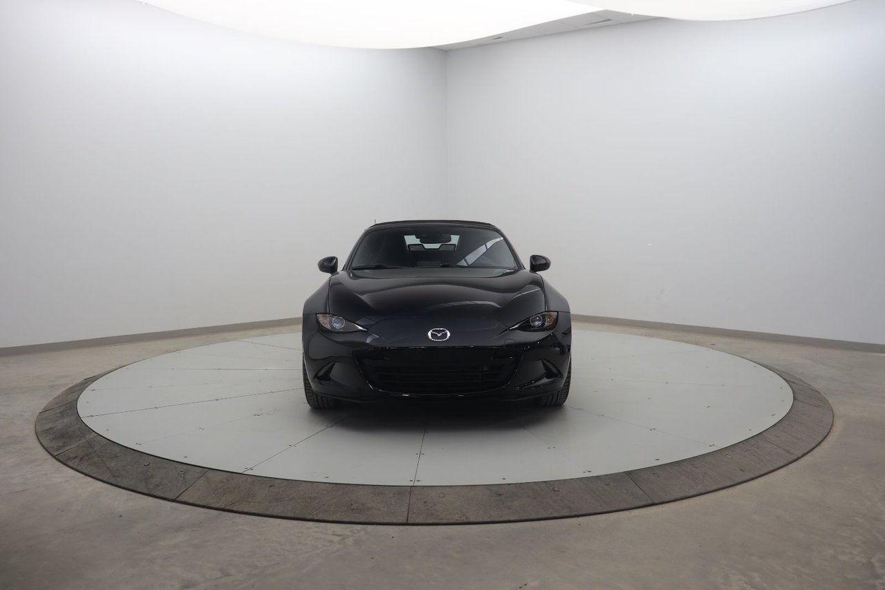 2023 Mazda MX-5 VIN JM1NDAD7XP0553322 Black Chicoutimi - photo #1