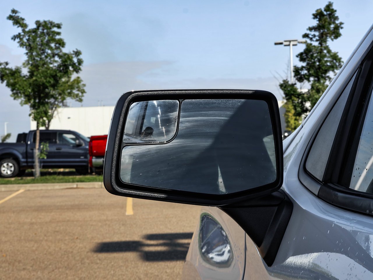2023 Chevrolet Silverado 1500 4WD Crew Cab 147 LT White Sherwood Park - photo #12