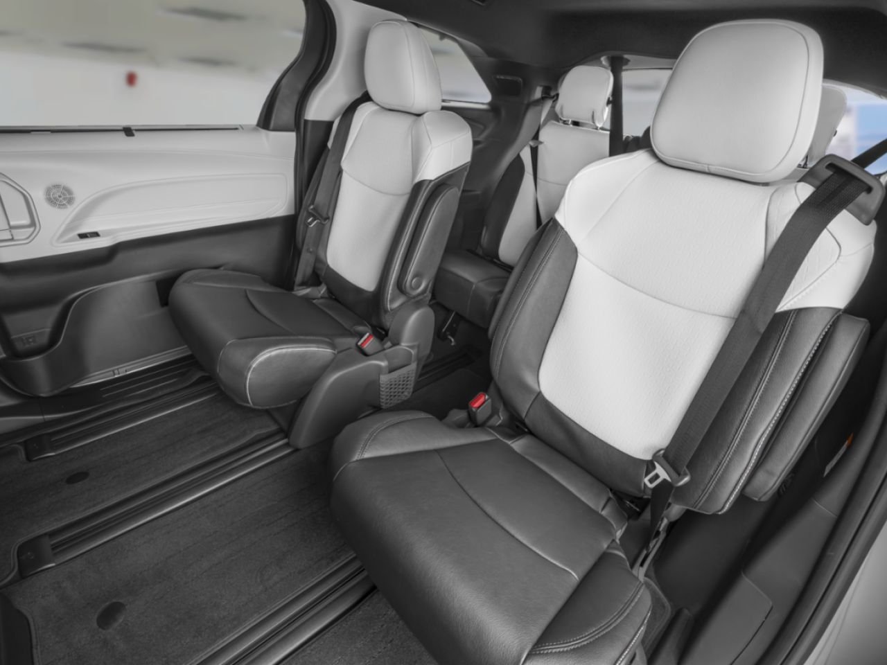 2026 TOYOTA Sienna Cement Gatineau - photo #7