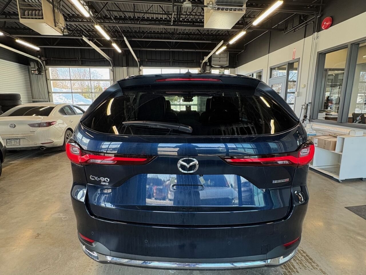 2026 MAZDA CX-90 MHEV Signature TI Deep Crystal Blue Mica Châteauguay - photo #4