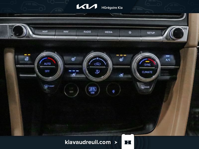 2022 Genesis G70 White Laval - photo #25