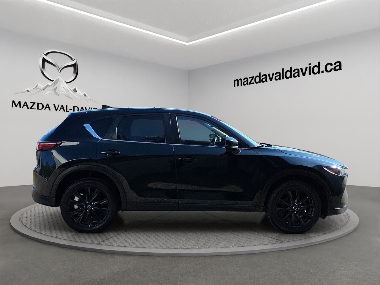 Mazda CX-5 Édition Kuro TI, sièges en cuir, Toit ouvrant, Volant chauffant 2023 Noir Val-David - photo #3