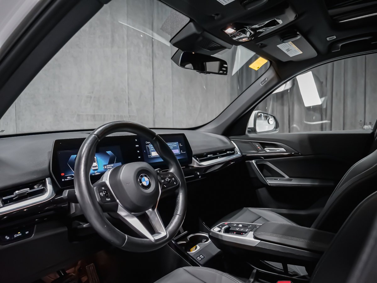 2024 BMW X1 XDRIVE28I TOIT PANORAMIQUE VOLANT CHAUFFANT White Montreal - photo #5