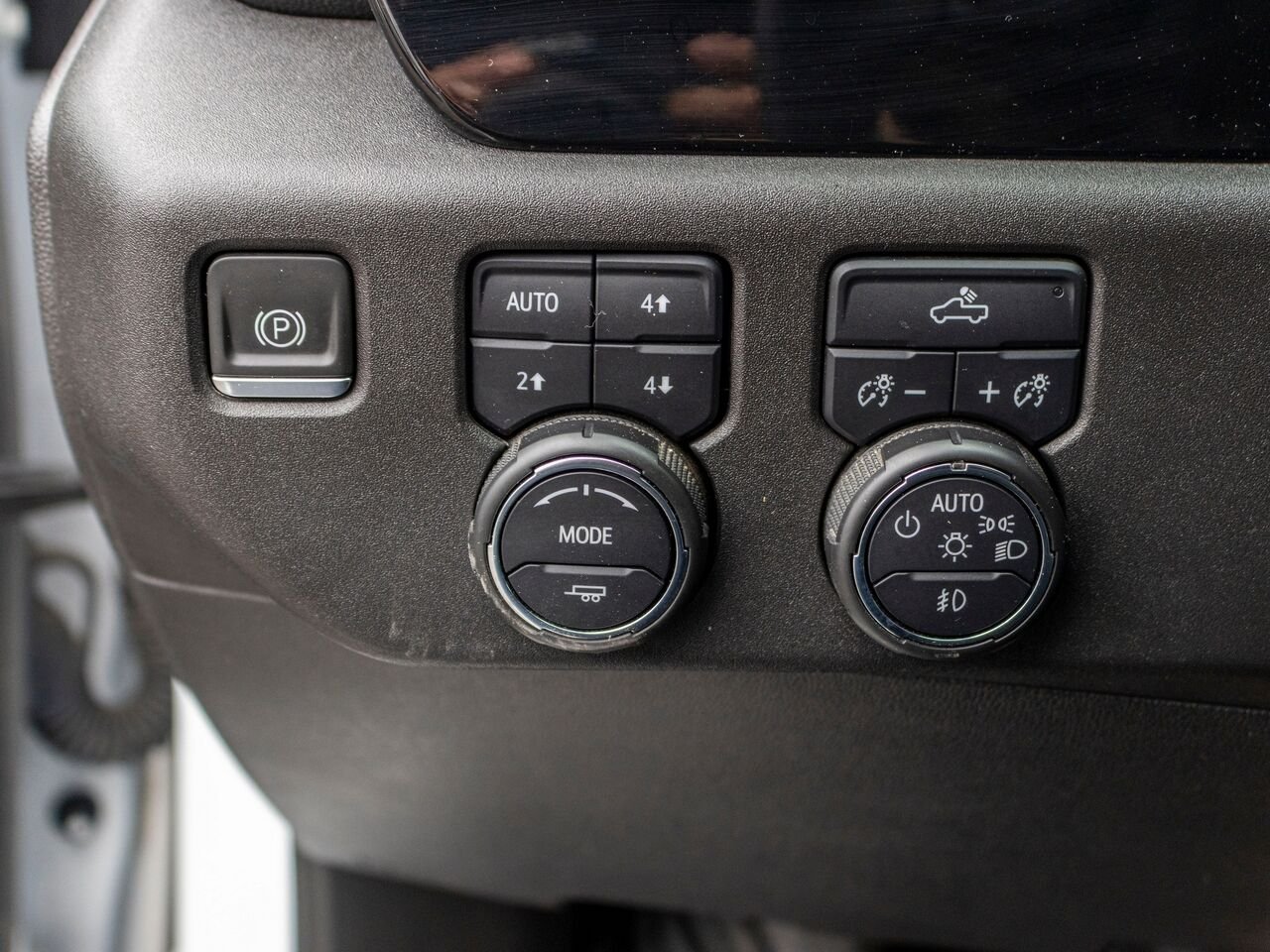 Chevrolet Silverado 1500 LT Trail Boss cabine multiplace 4RM 157 po 2024 Blanc Châteauguay - photo #22