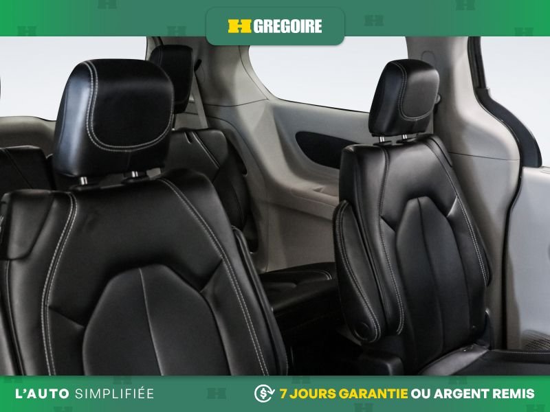 2023 Chrysler Pacifica Grey Laval - photo #37