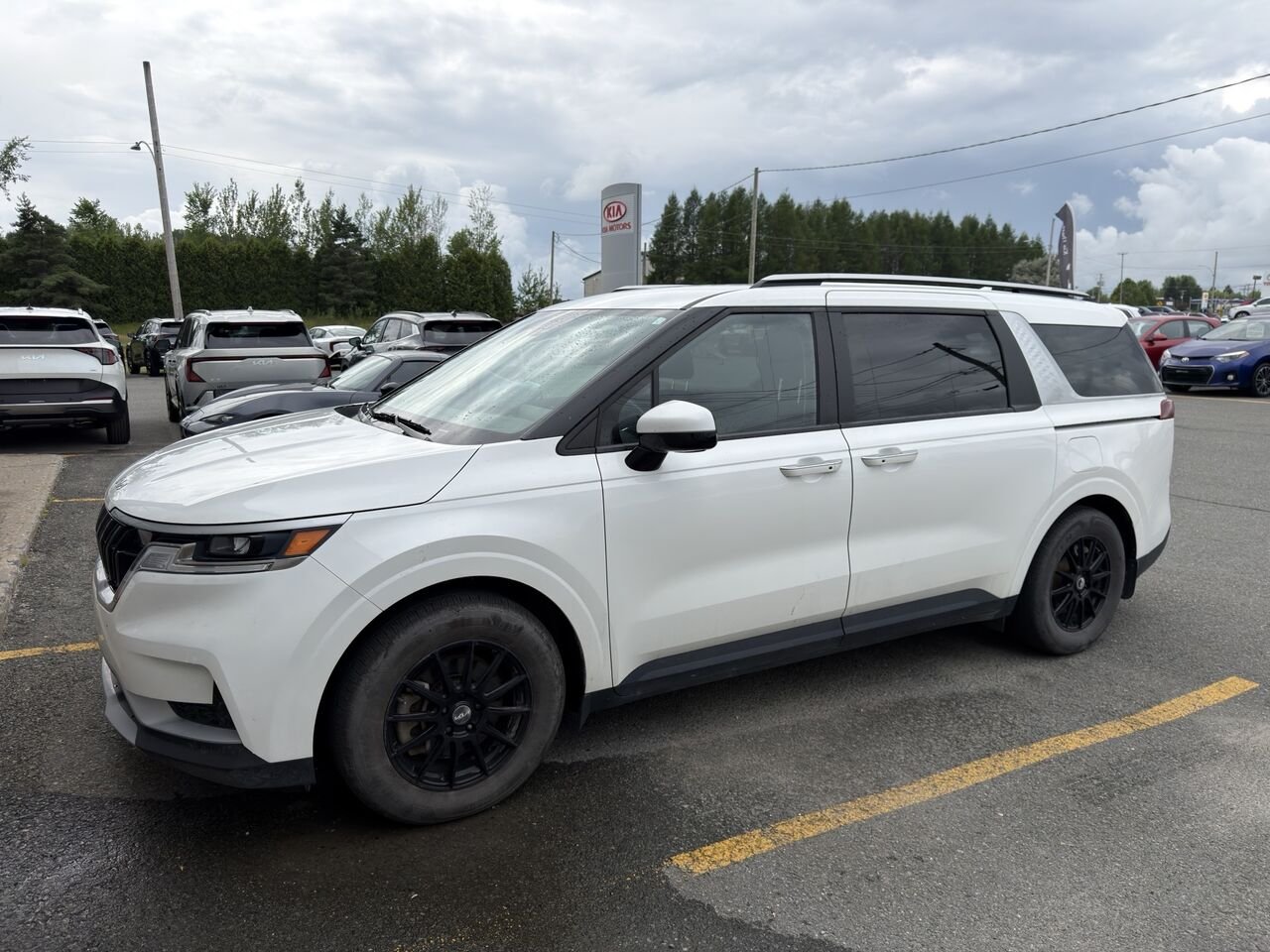 Kia Carnival 2024 Blanc Thetford Mines - photo #0