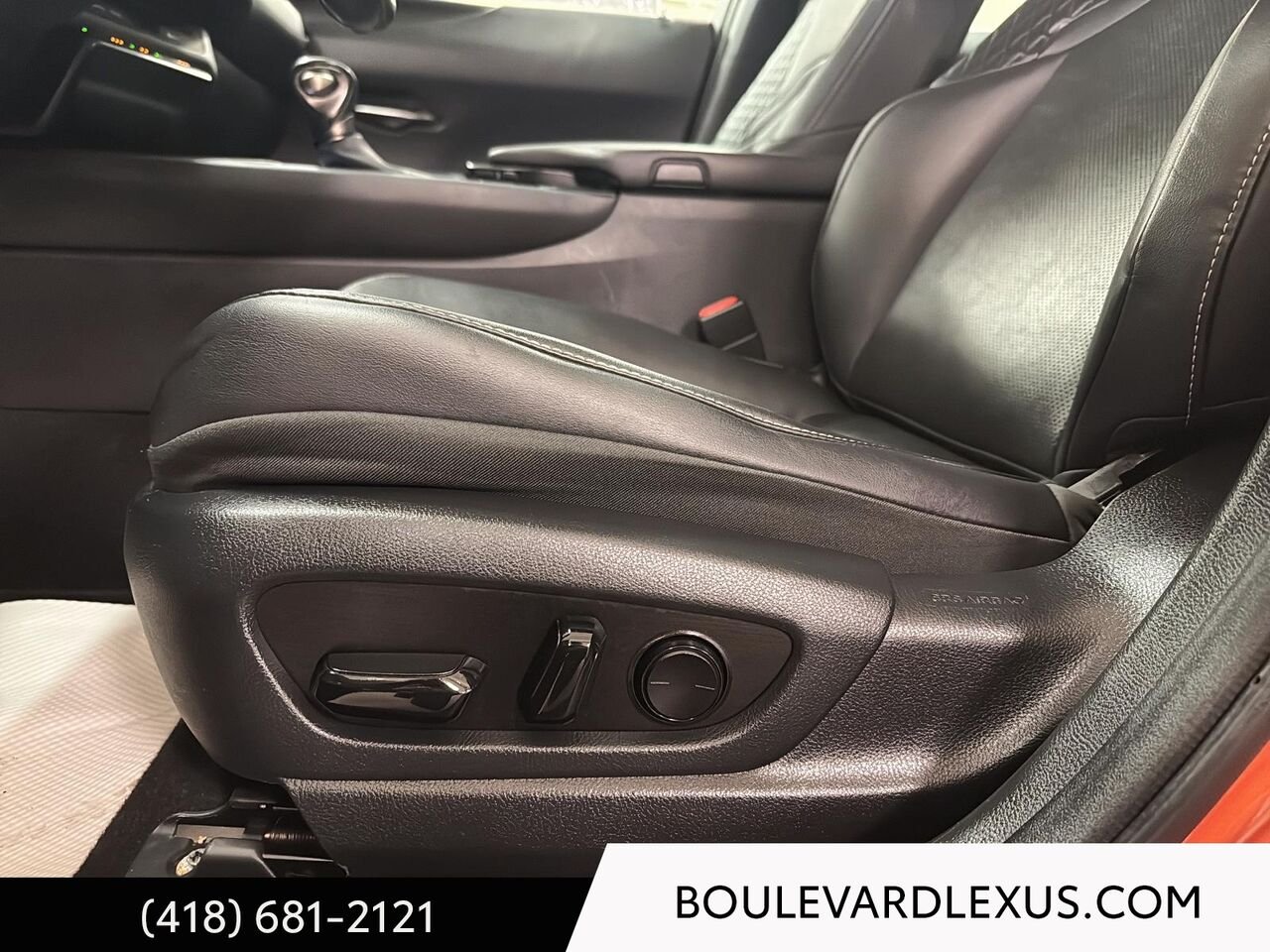 2020 Lexus UX Orange Quebec - photo #9