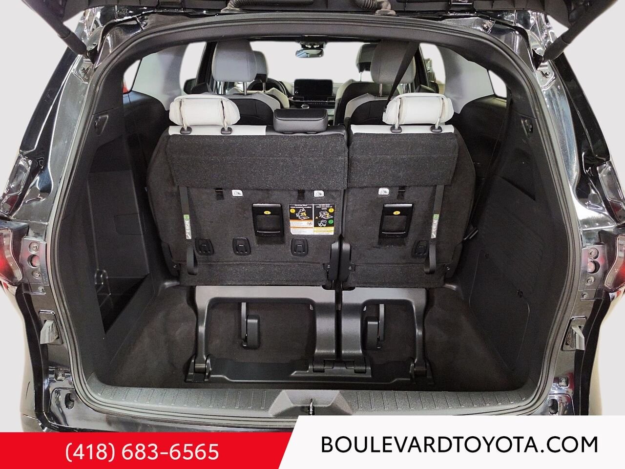 Toyota Sienna 99684A-77 | XSE, 7 places 2025 Noir Québec - photo #23