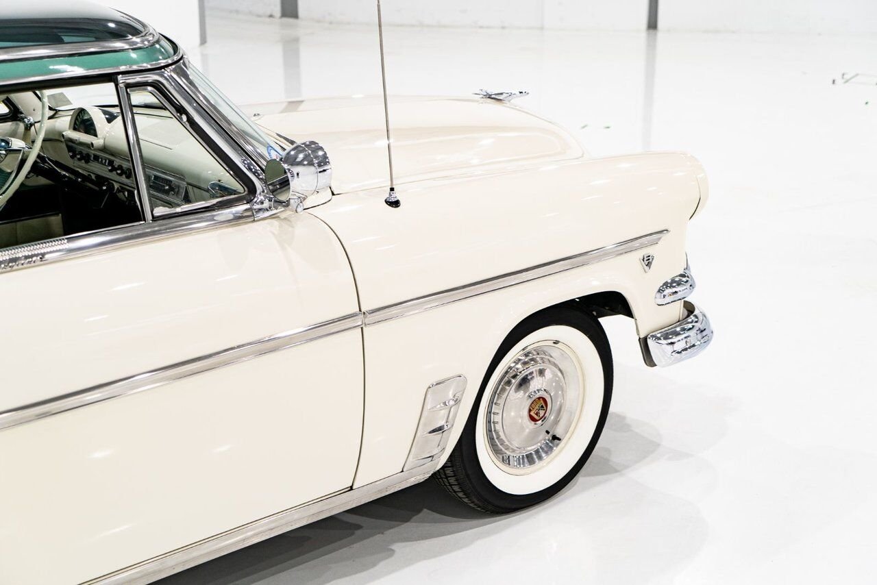 Ford Crestline Skyliner rare glass top long term ownership 1954 Blanc Montréal - photo #57