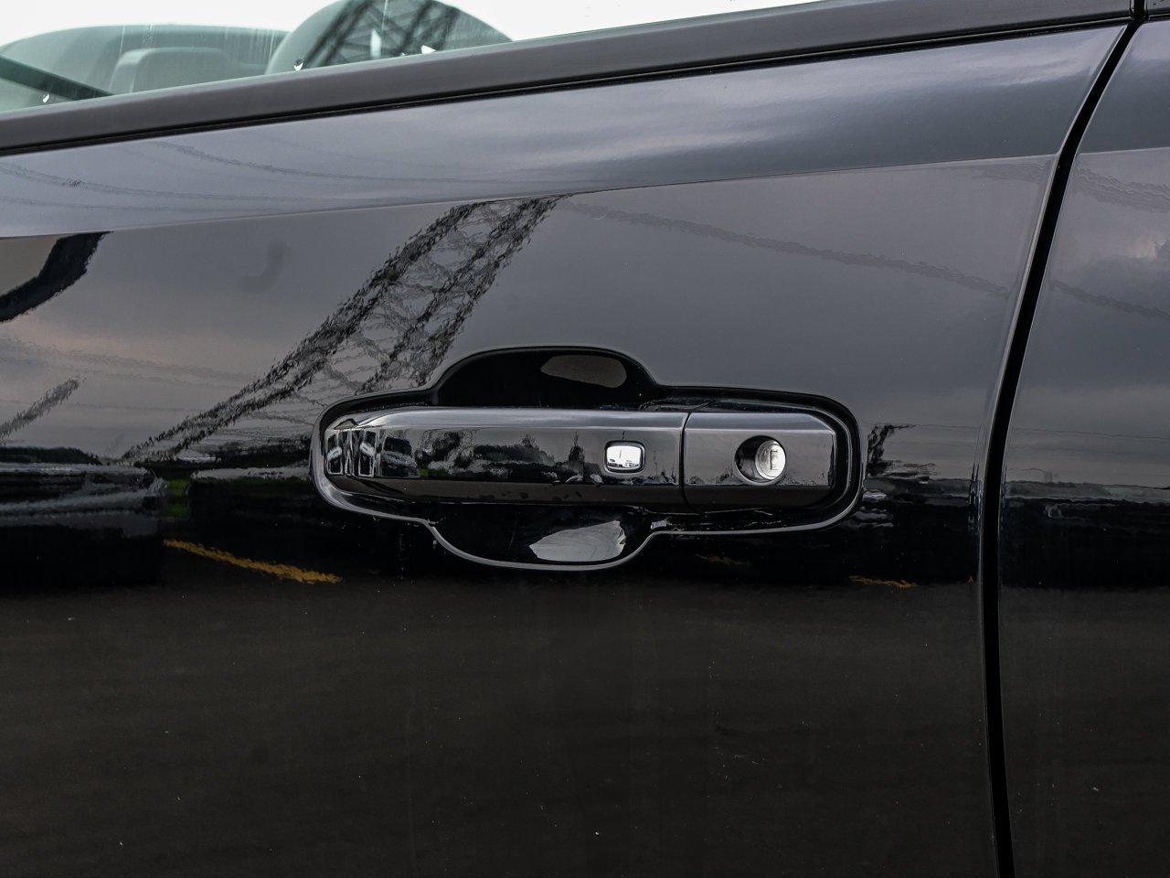 2025 GMC Canyon 4WD Crew Cab AT4 Black Sherwood Park - photo #7