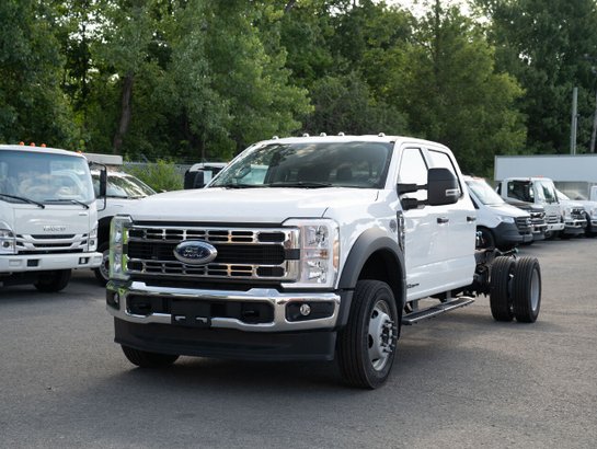 2024 Ford Super Duty F-550 DRW 2024 White