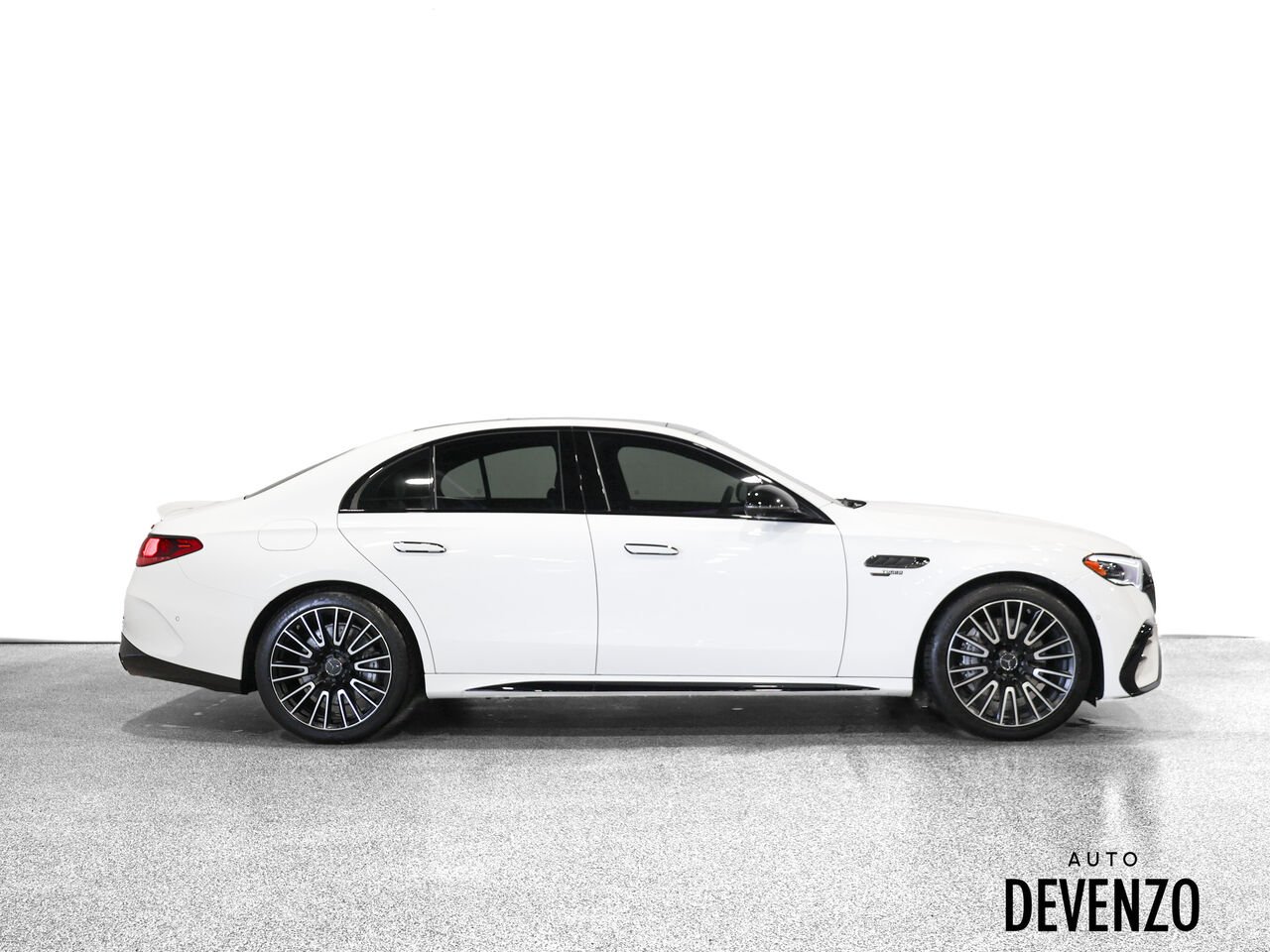 Mercedes-Benz Classe-E 2025 Blanc Saint-Eustache - photo #1