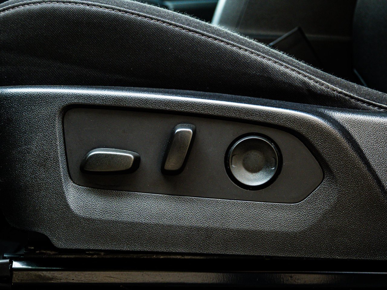 2023 Chevrolet Colorado 4WD Crew Cab Trail Boss Black Sherwood Park - photo #18
