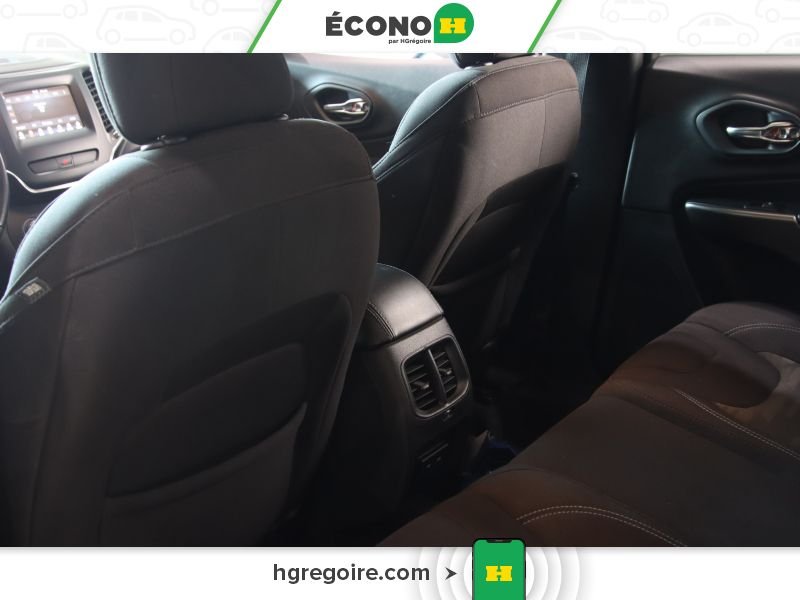 2019 Jeep Cherokee Green Laval - photo #19
