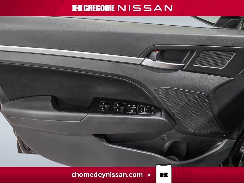 2019 Hyundai Elantra Black Blainville - photo #12