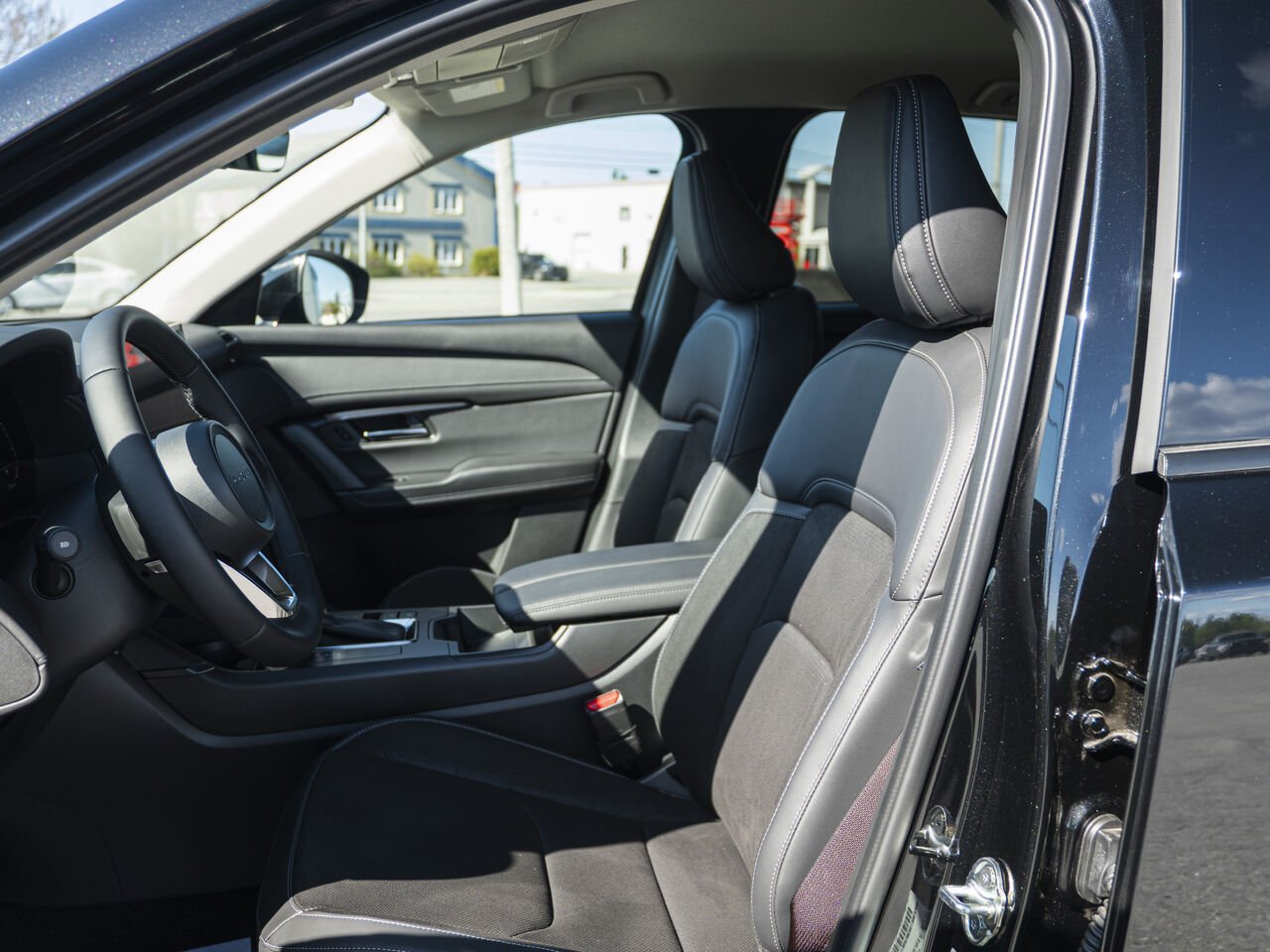 2026 MAZDA CX-5 Jet Black Mica Val-d'Or - photo #5