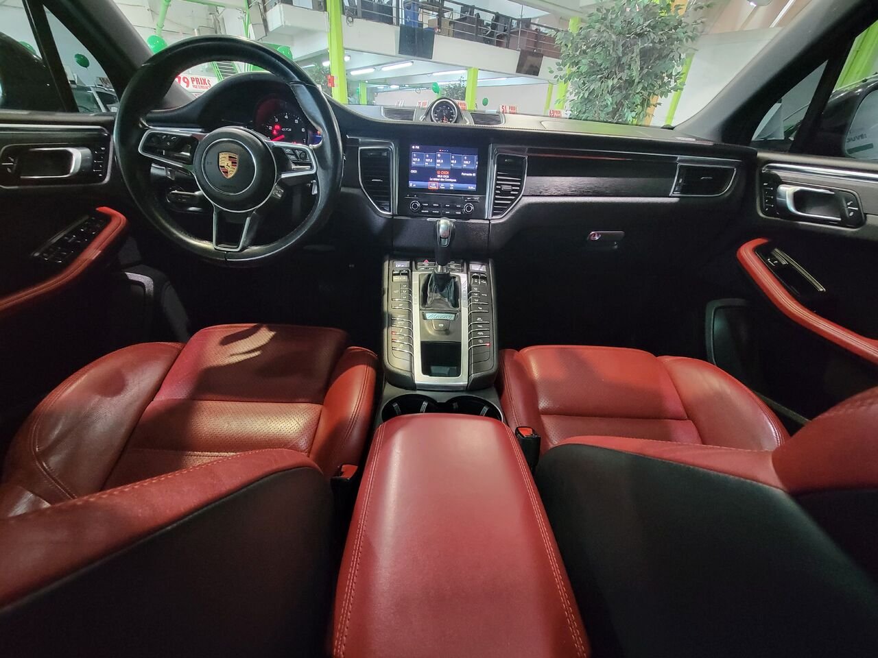 2018 Porsche Macan Black  - photo #18