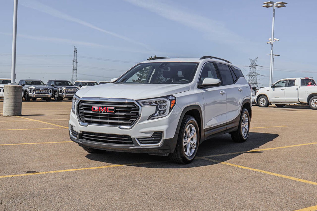 2024 GMC Terrain AWD 4dr SLE White Sherwood Park - photo #3