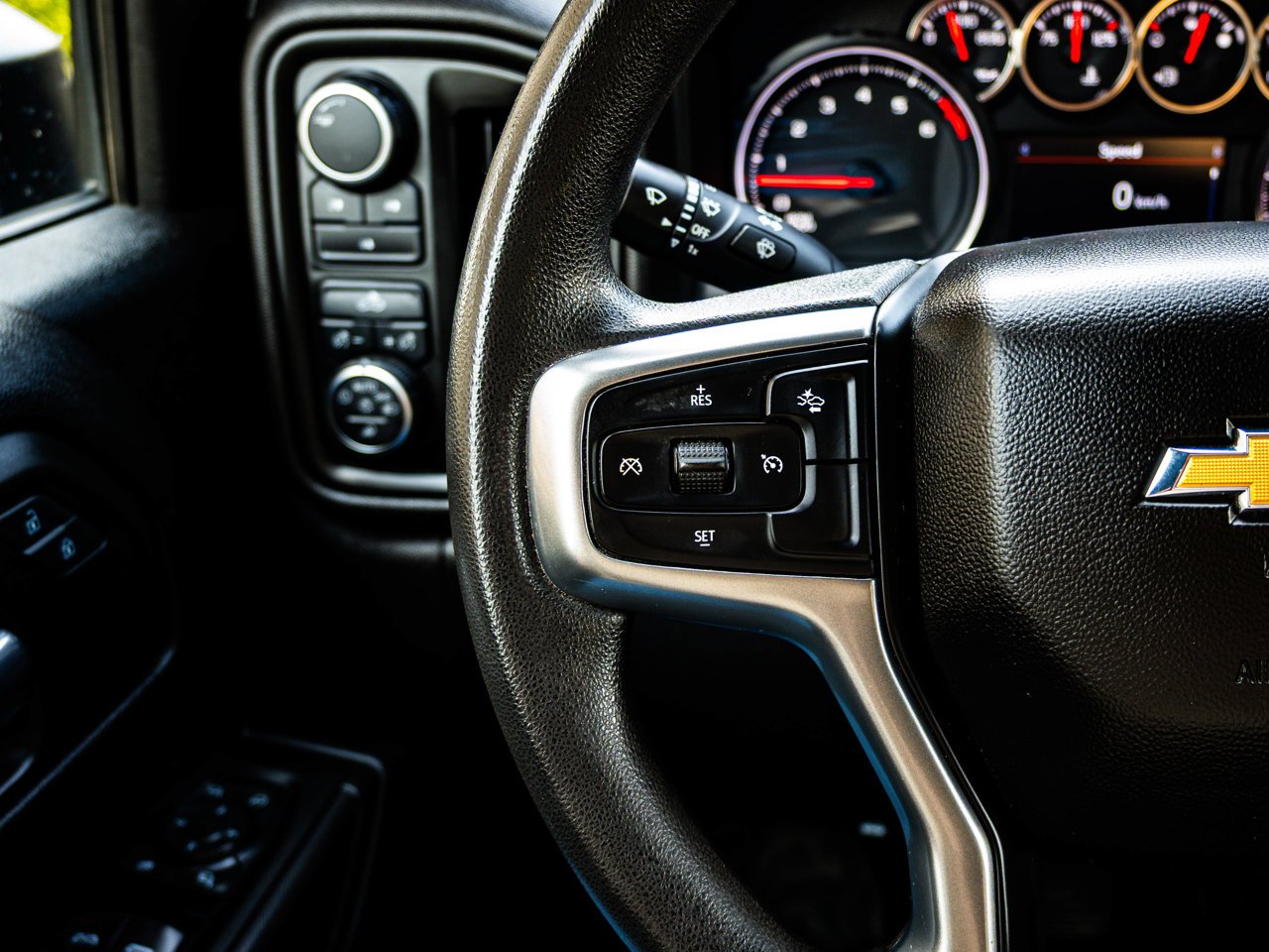 2022 Chevrolet Silverado 2500HD 4WD Crew Cab 159 Custom Black Sherwood Park - photo #17
