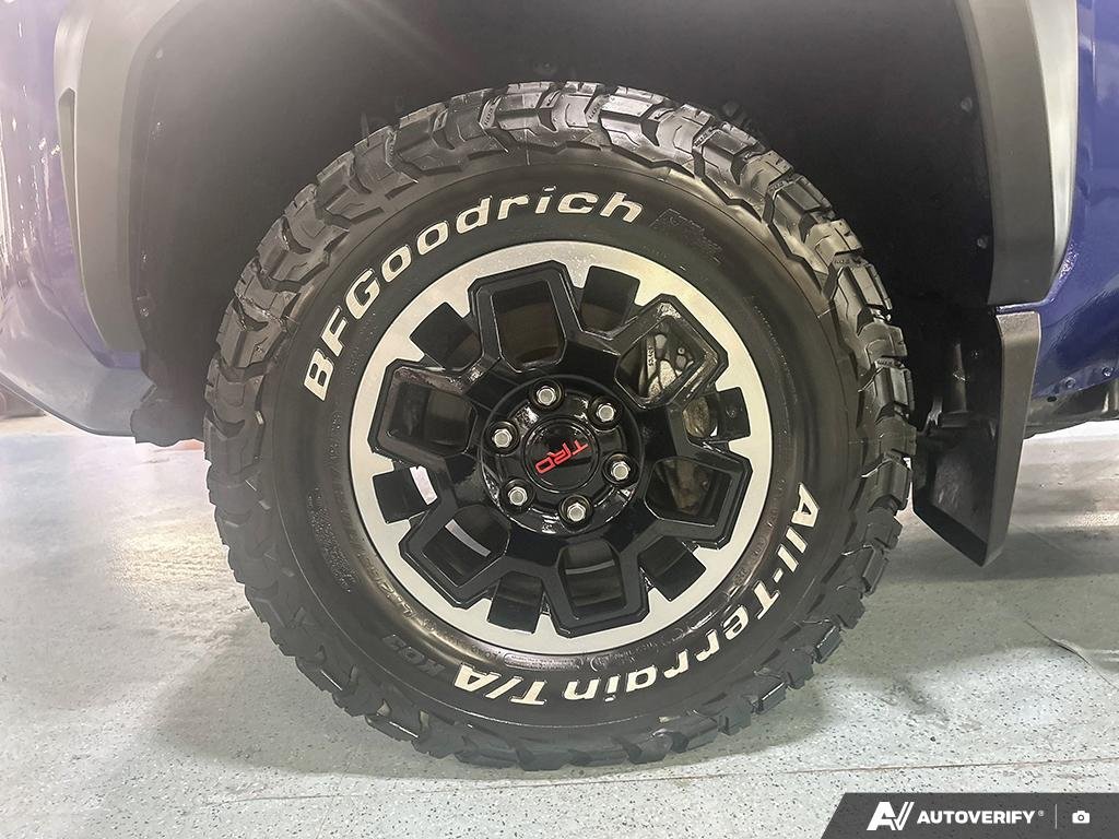 2025 Toyota Tacoma 2601947A | 4x4 Double Cab Auto 08W7 Blue Crush Metallic Edmonton - photo #5