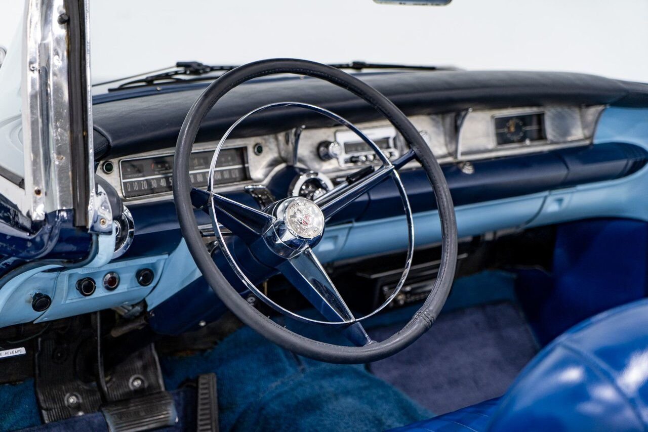 Buick Special 364/300HP NailHead 1 of only 2,056 | PRICE IN USD 1957 Bleu Montréal - photo #81