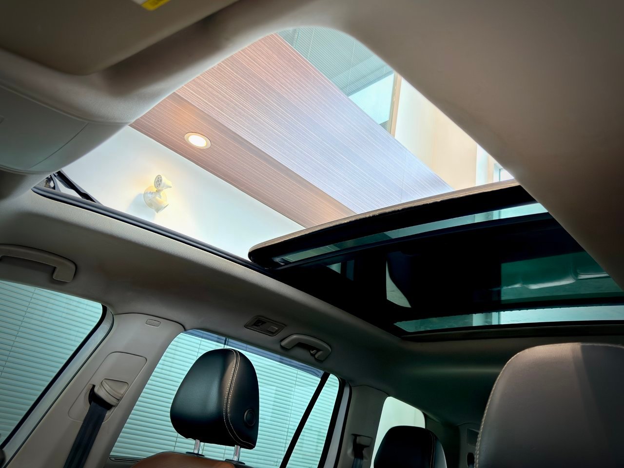 2021 Volkswagen Atlas White Notre-Dame-des-Prairies - photo #15