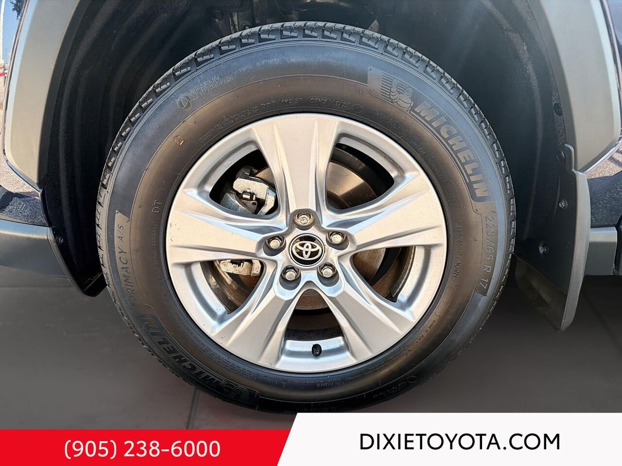 2025 Toyota RAV4 XLE AWD / CLEAN CARFAX / HEATED SEATS / MOONROOF / ALLOY WHEELS / CARPLAY AND ANDROID AUTO Blue Mississauga - photo #6