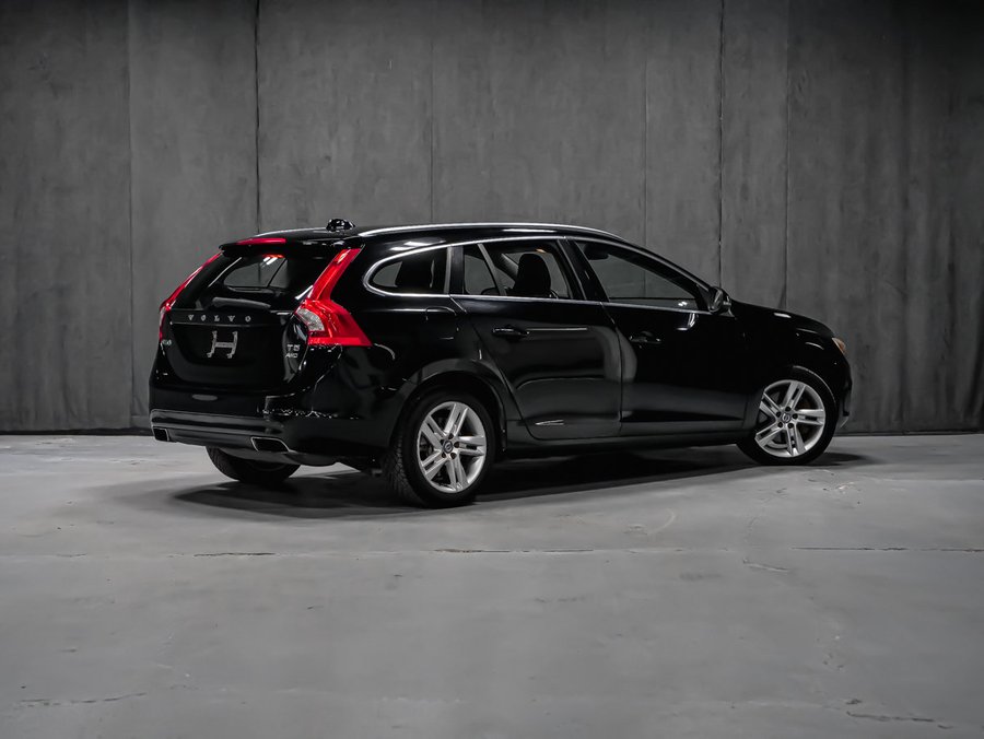 2015 Volvo V60 T5 PREMIER AWD TOIT OUVRANT SIÈGES CHAUFFANTS Black