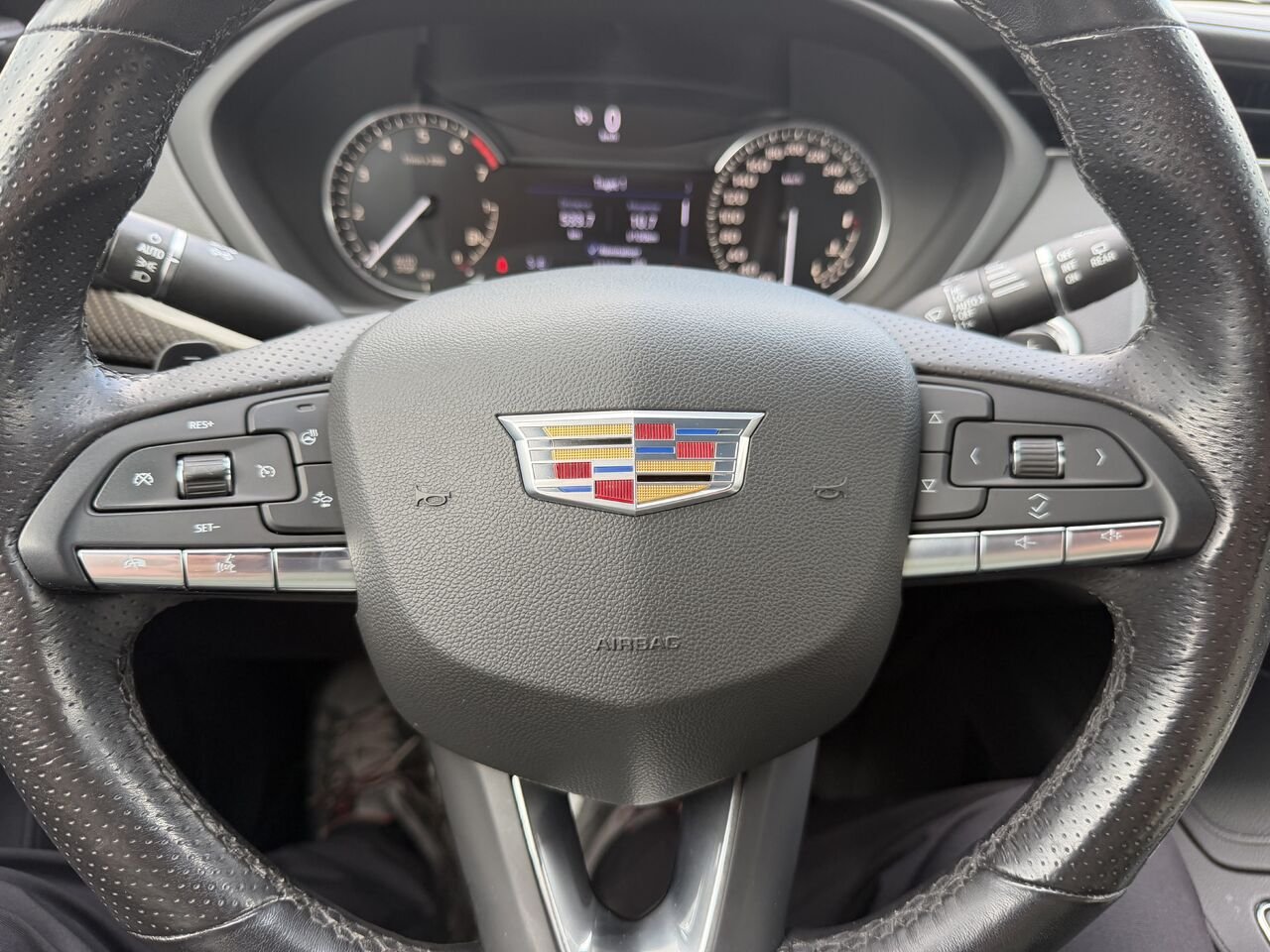 2020 Cadillac XT4 SPORT AWD White Laval - photo #26