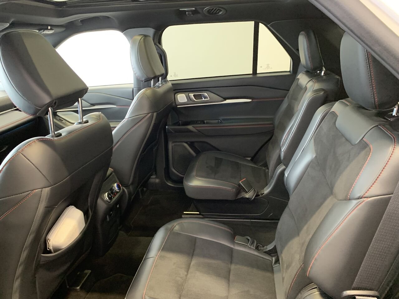 2025 Ford Explorer ST EXPLORER ST 4WD White Châteauguay - photo #24