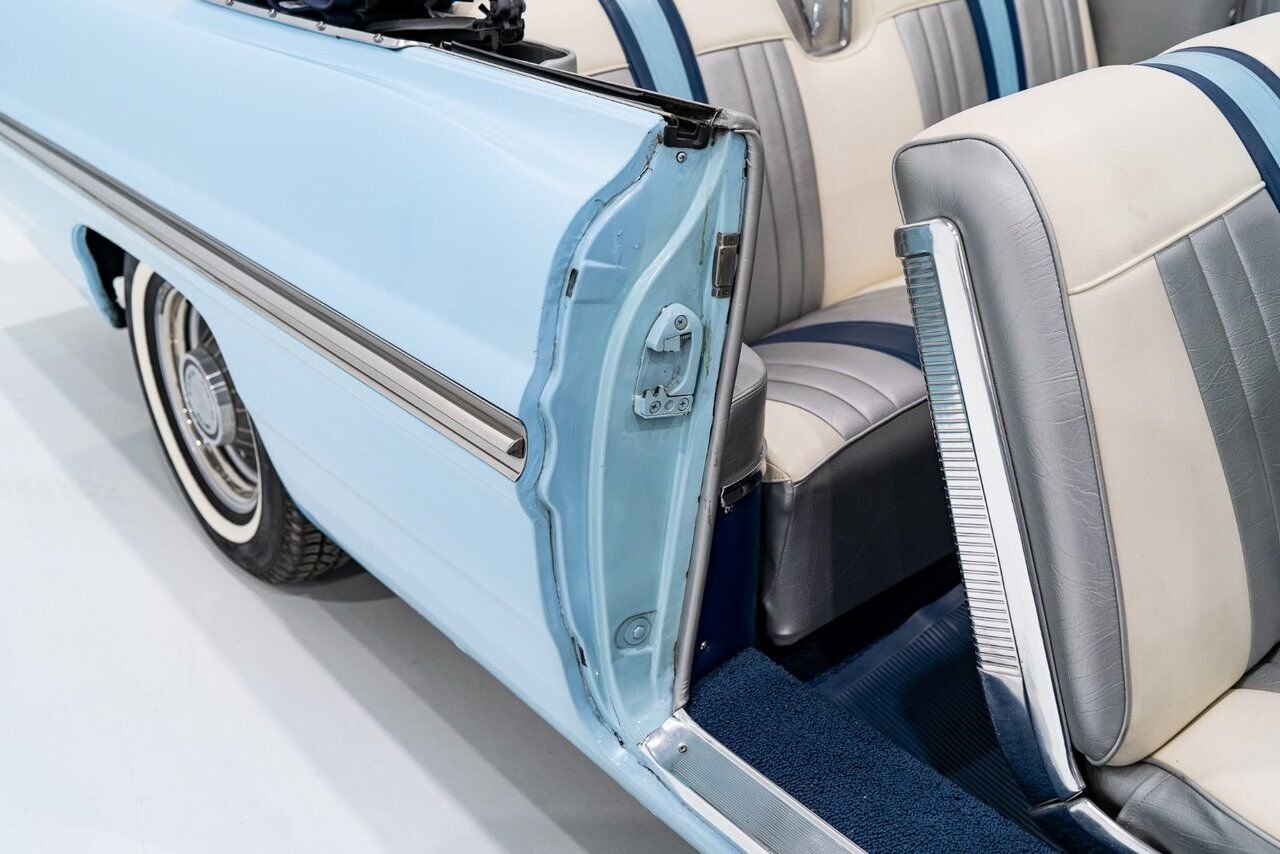 1961 Pontiac Bonneville **PRIX EN USD**C8 Suffix 389cu.in. TriPower 4 Speed Blue Montreal - photo #80