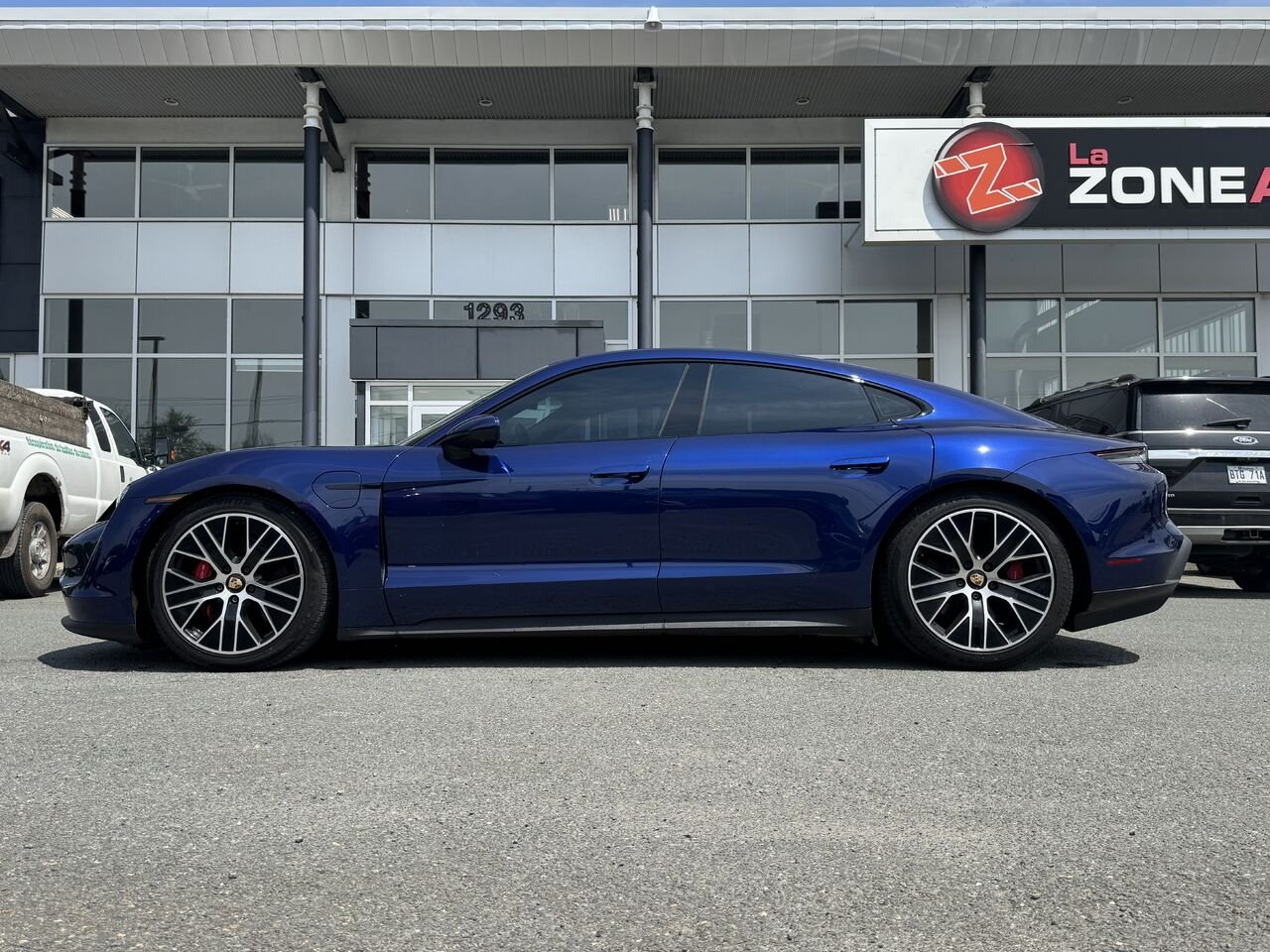 2020 Porsche Taycan 4S Blue Granby - photo #4