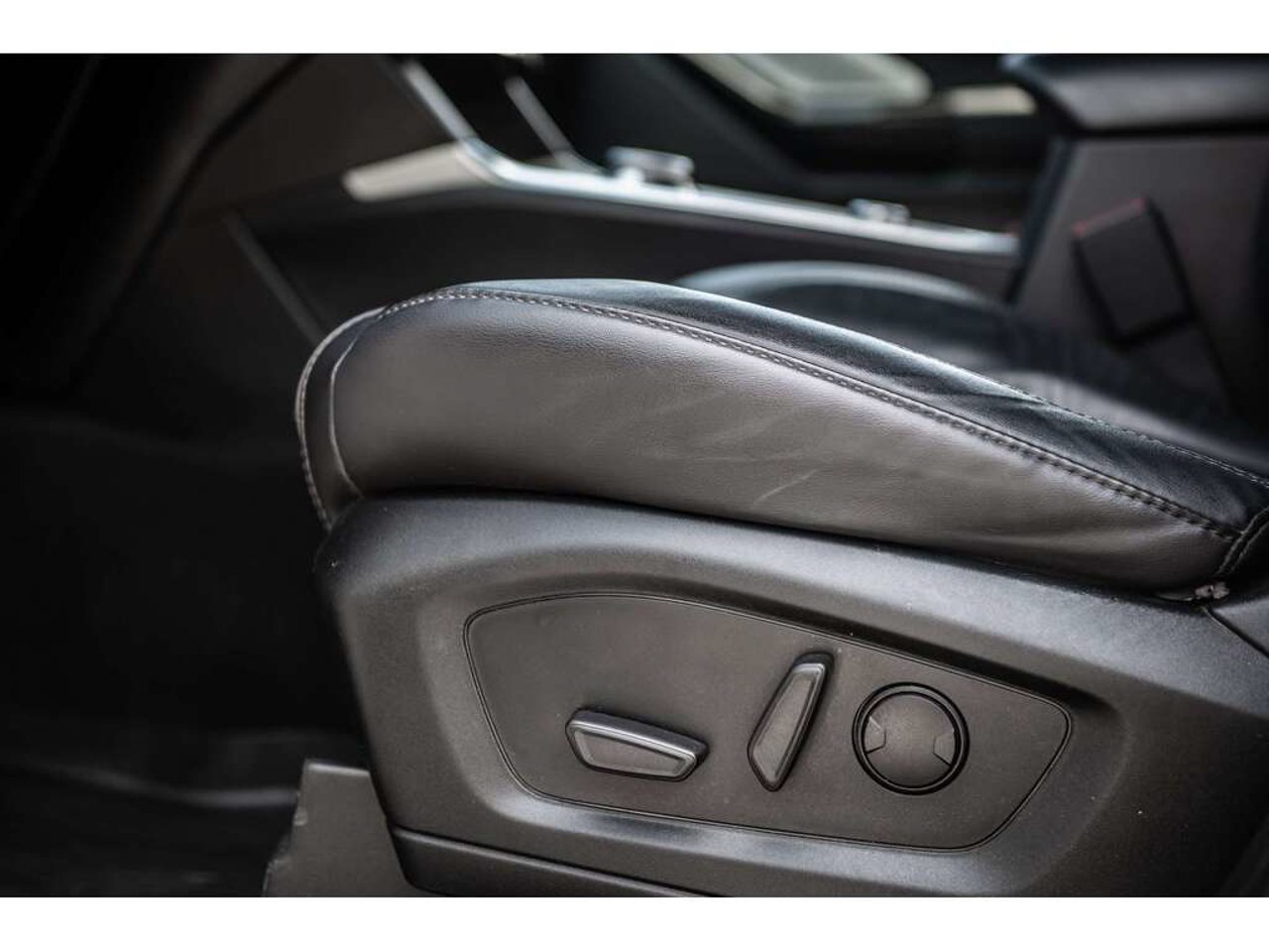 Ford Explorer 2023 Blanc Sainte-Julienne - photo #19