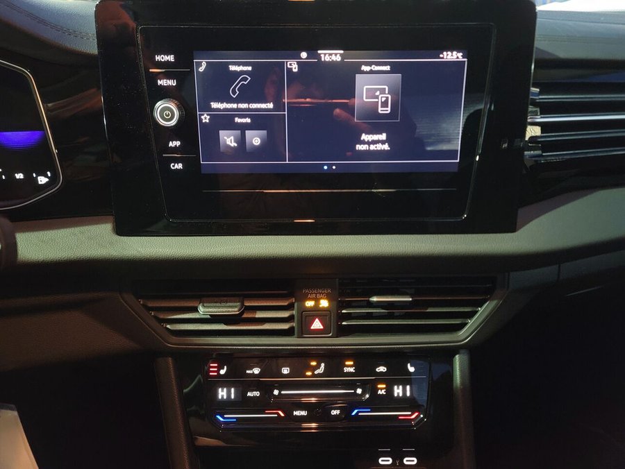 VOLKSWAGEN JETTA 2025 2025 Blanc