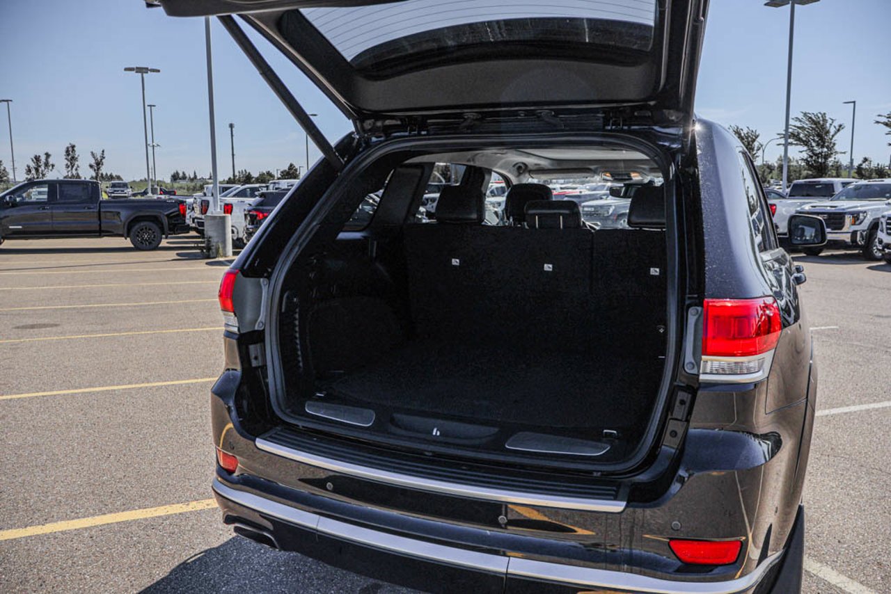 2017 Jeep Grand Cherokee 4WD 4dr Summit Black Sherwood Park - photo #7