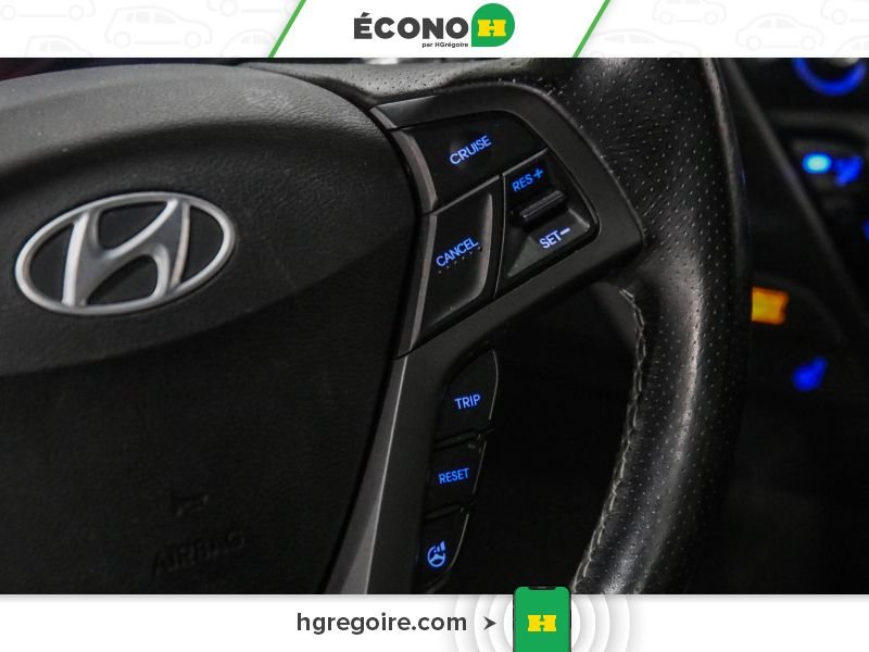 2016 Hyundai Veloster White Saint-Eustache - photo #16