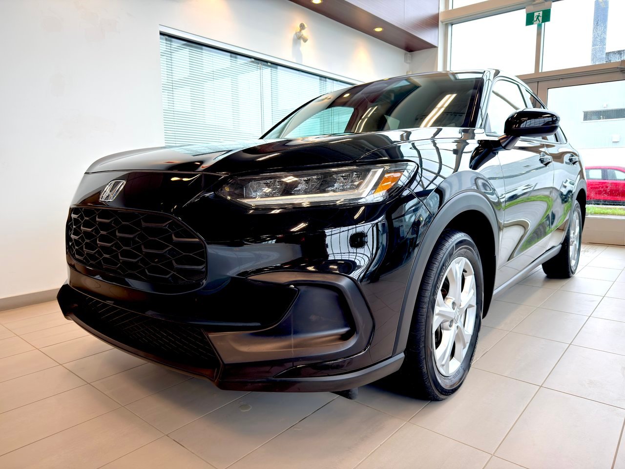 2024 Honda HR-V Black Notre-Dame-des-Prairies - photo #4