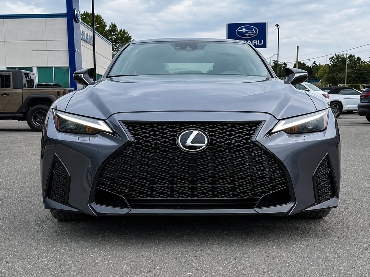 Lexus IS300 Fsport 2023 Gris Granby - photo #10