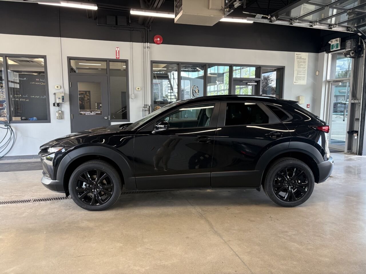 2026 MAZDA CX-30 GT KURO TURBO Jet Black Mica Châteauguay - photo #2