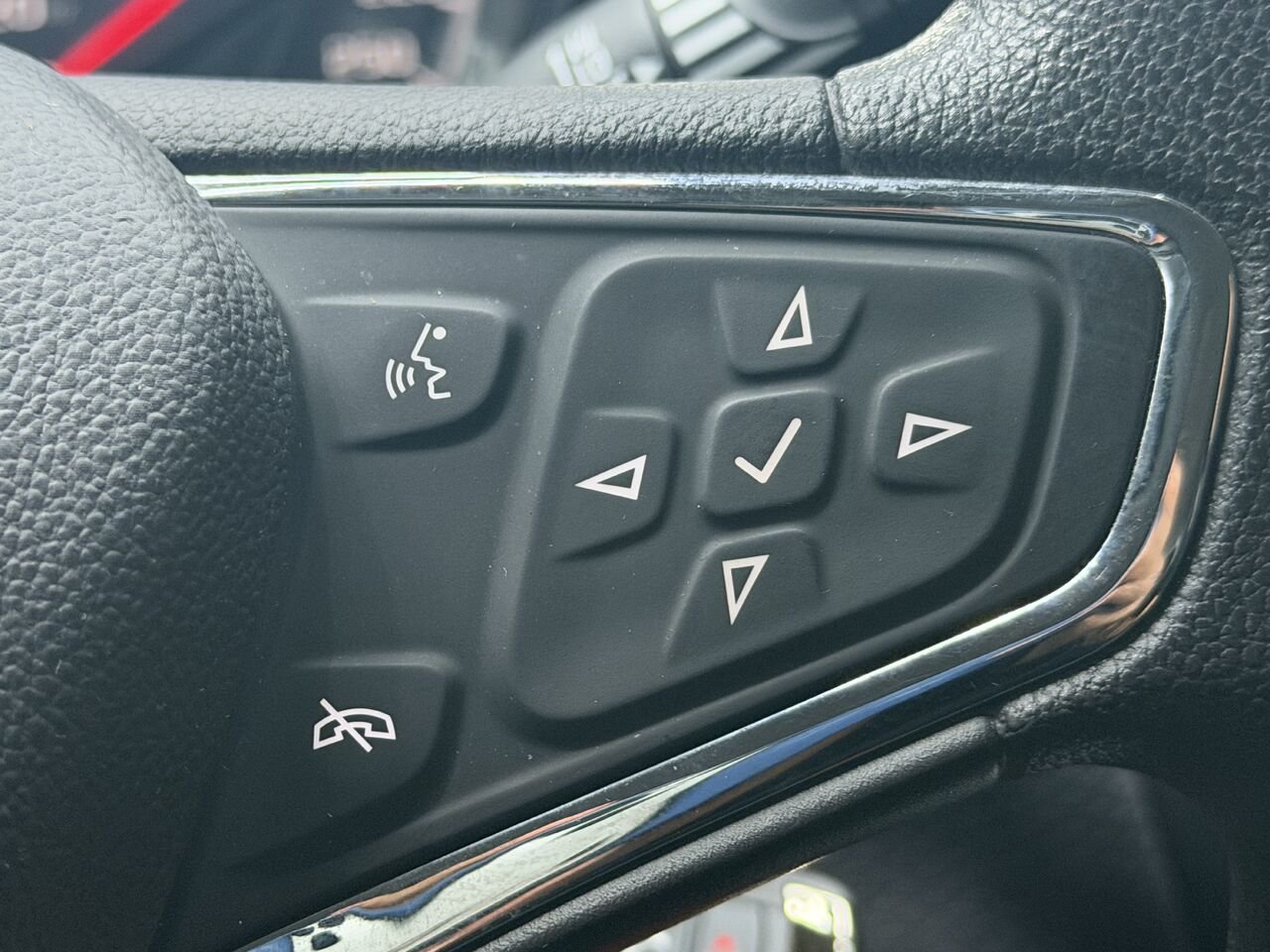 2019 Chevrolet Cruze Red Blainville - photo #22
