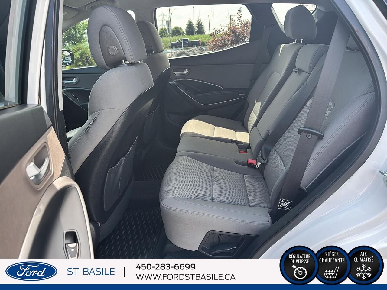 2017 HYUNDAI Santa Fe White Saint-Basile-le-Grand - photo #14