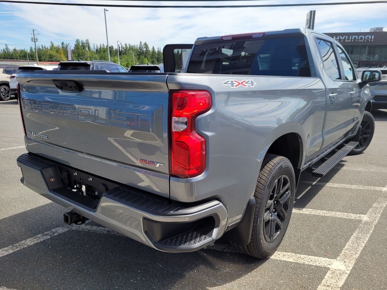 Chevrolet Silverado 1500 RST cabine multiplace 4RM 157 po 2026 GRIS STERLING METALLISE Thetford Mines - photo #2