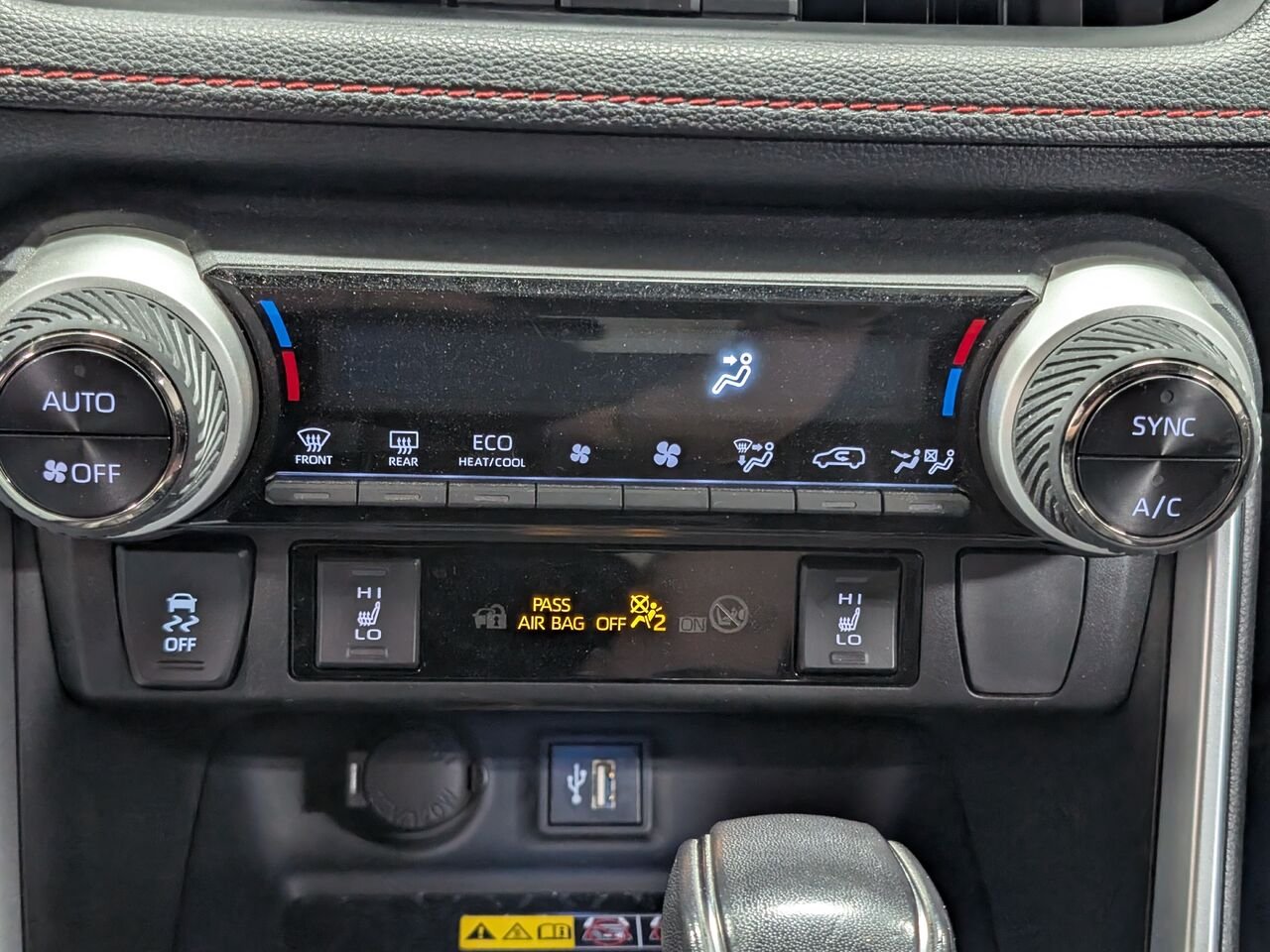 Toyota RAV4 Prime XSE PRIME-HYBRIDE BRANCHABLE/SIÈGES CHAUFFANTS/TOIT OUVRANT/VOLANT CHAUFFANT/AC BIZONE 2023 Blanc Sherbrooke - photo #16