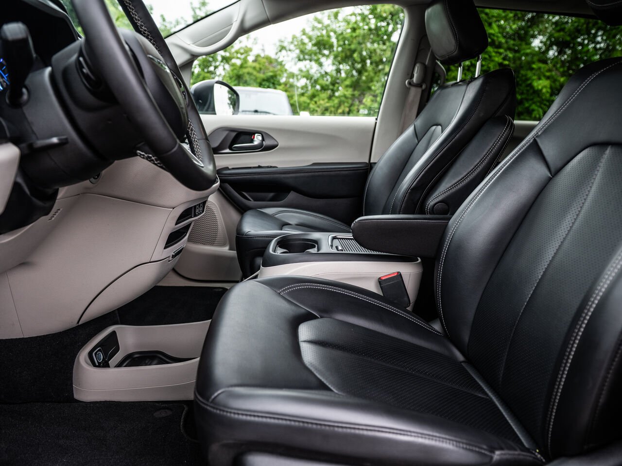 Chrysler Pacifica Hybrid 2023 Bleu Sainte-Julienne - photo #14