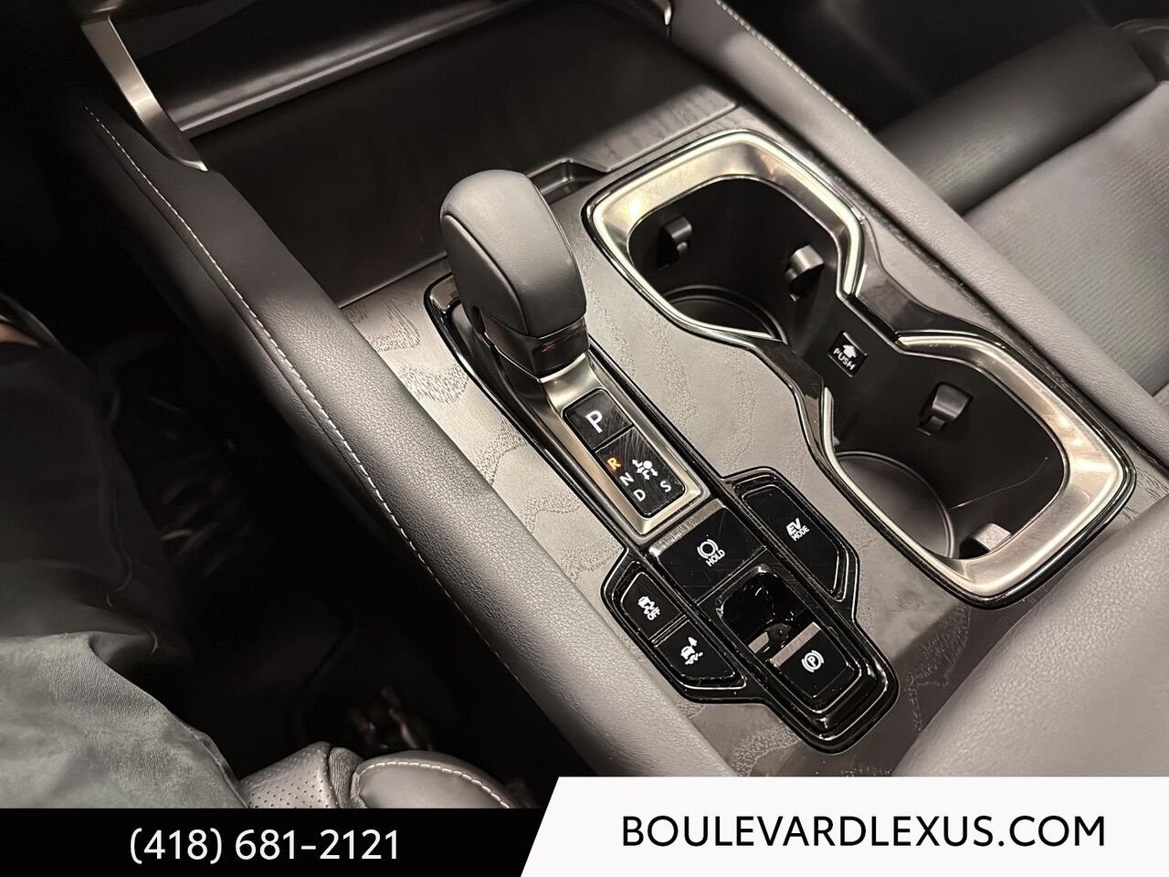 Lexus RX 19503A 2024 Bronze Québec - photo #17