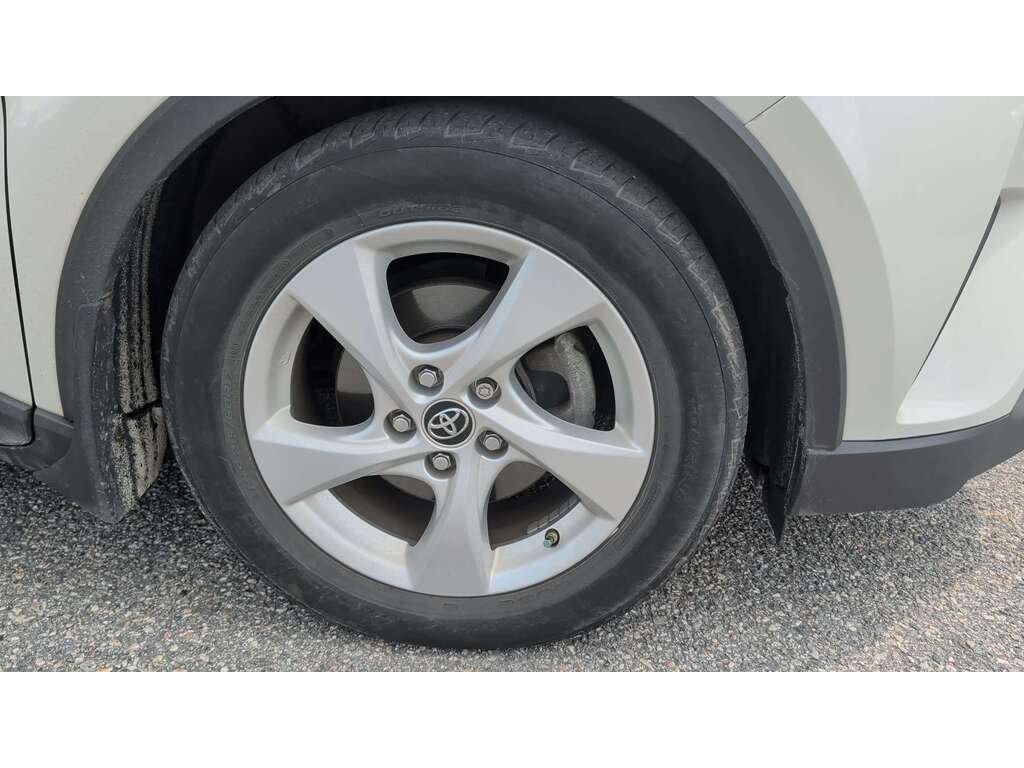 Toyota C-HR 2018 Blanc Gatineau - photo #8