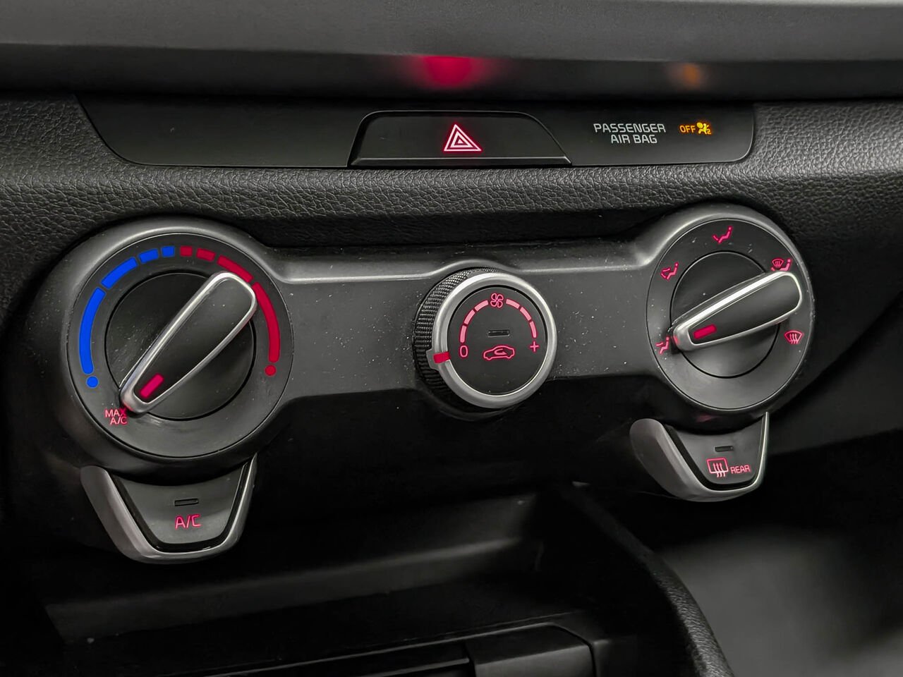 Kia RIO LX Premium Toit Ouvrant Volant et Sièges Chauffant 2023 Autre Sherbrooke - photo #18